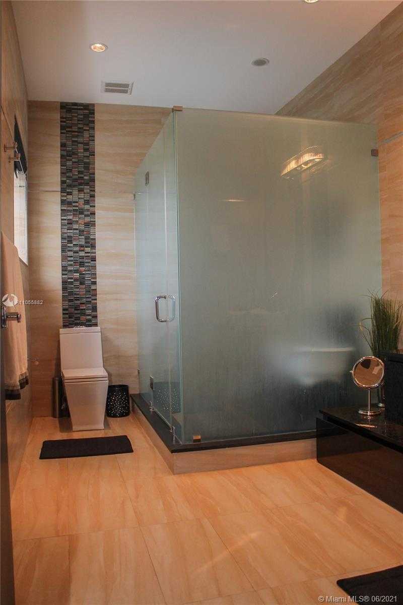Small Image of 10933 NORTH WEST 59TH ST, Doral Number 19