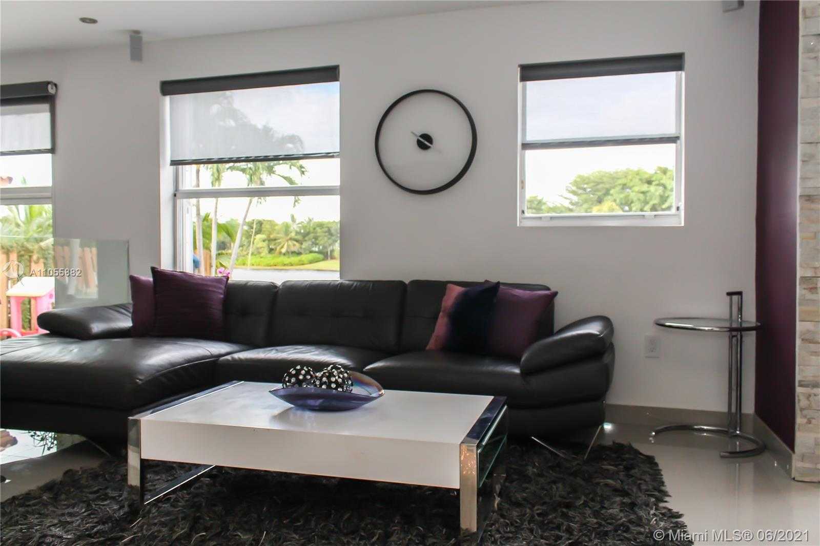Small Image of 10933 NORTH WEST 59TH ST, Doral Number 26