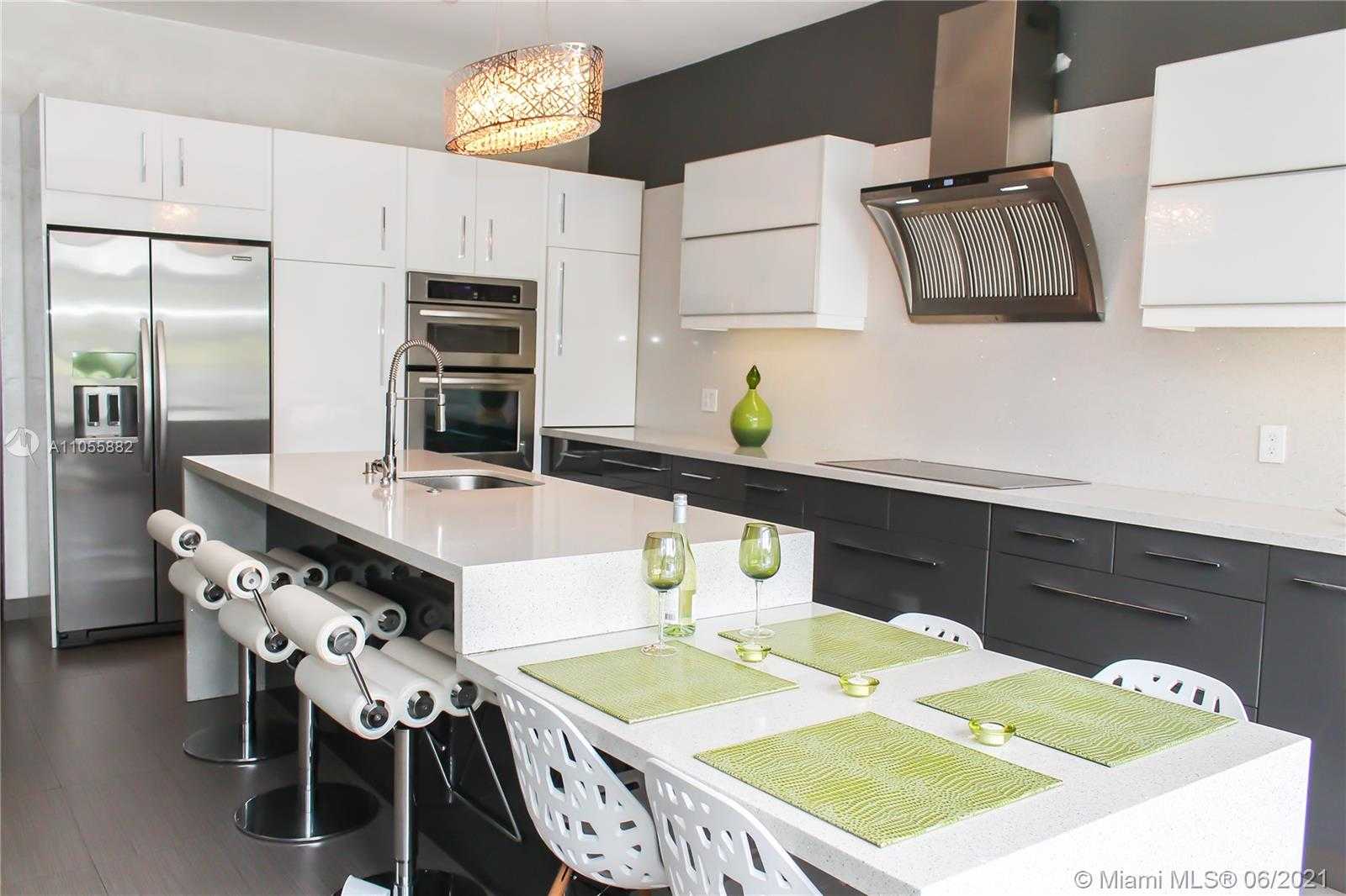 Small Image of 10933 NORTH WEST 59TH ST, Doral Number 27