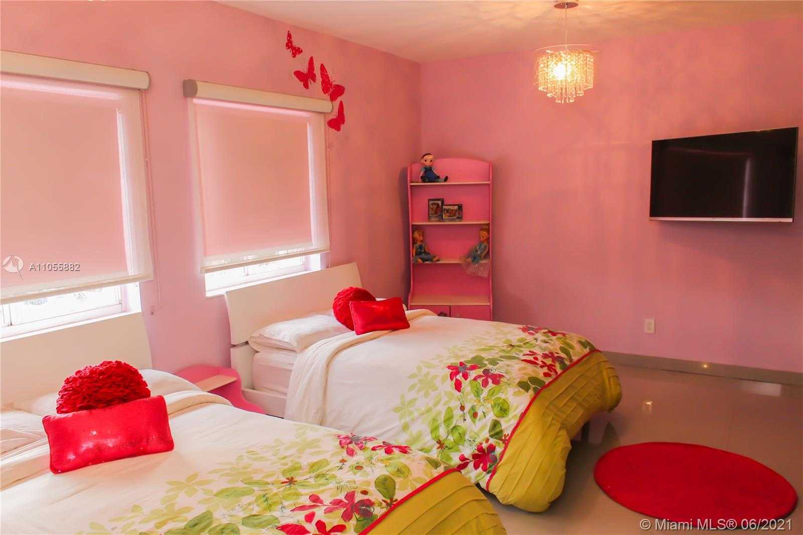 Small Image of 10933 NORTH WEST 59TH ST, Doral Number 33