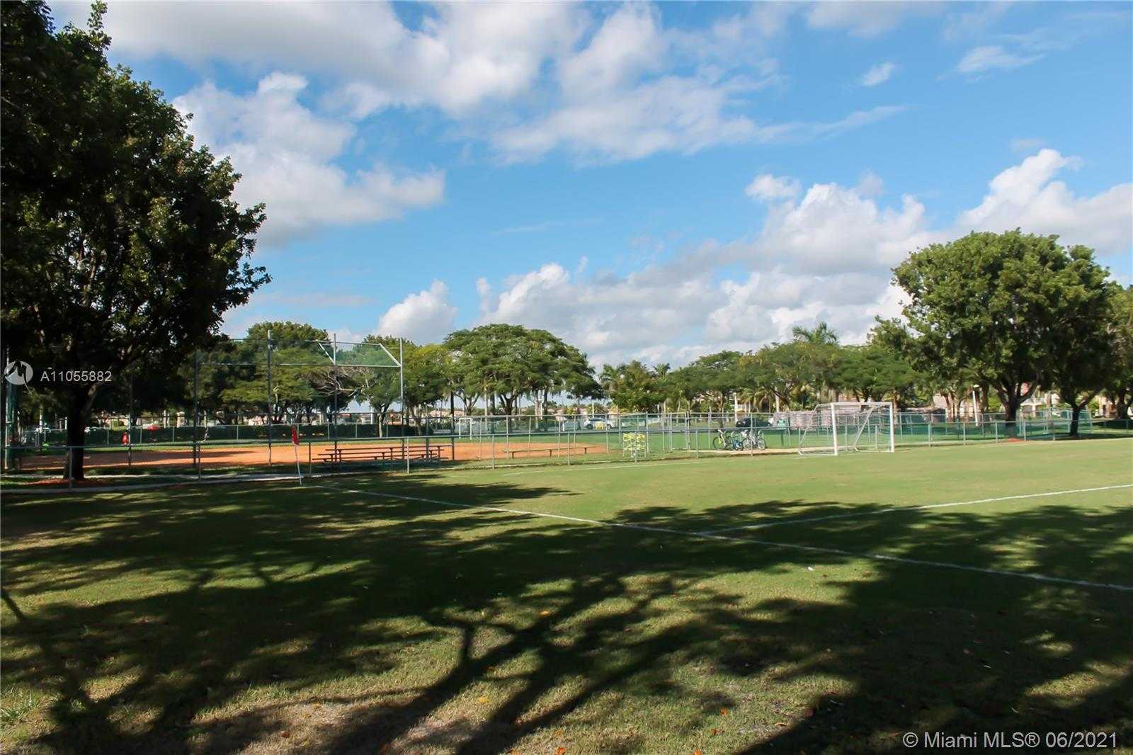 Small Image of 10933 NORTH WEST 59TH ST, Doral Number 53
