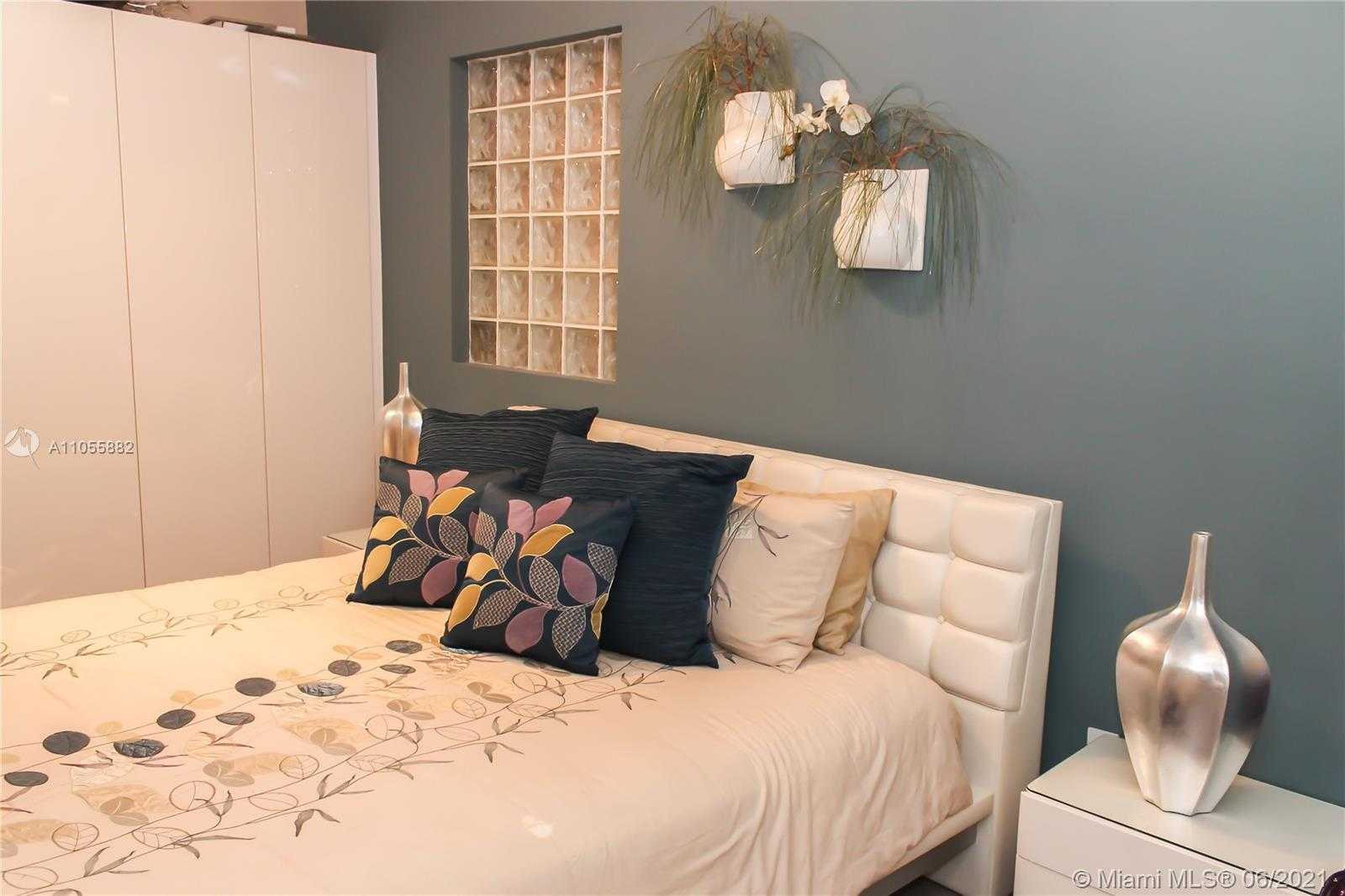 Small Image of 10933 NORTH WEST 59TH ST, Doral Number 6