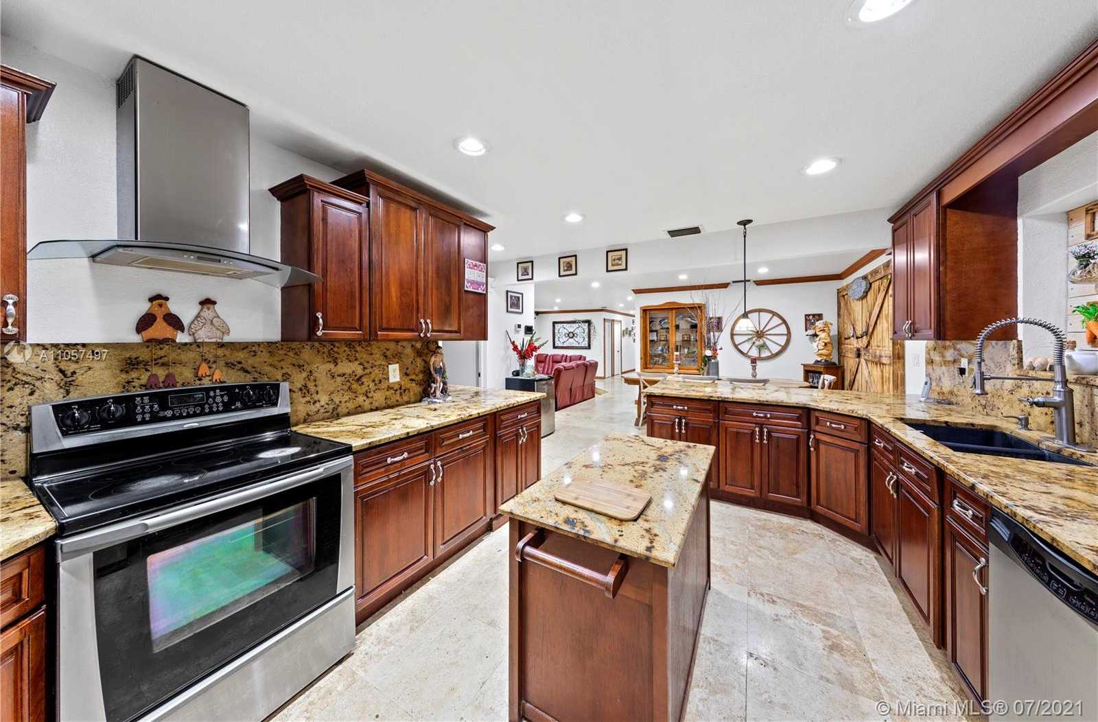 Small Image of 18850 SOUTH WEST 197TH AVE, Miami Number 10