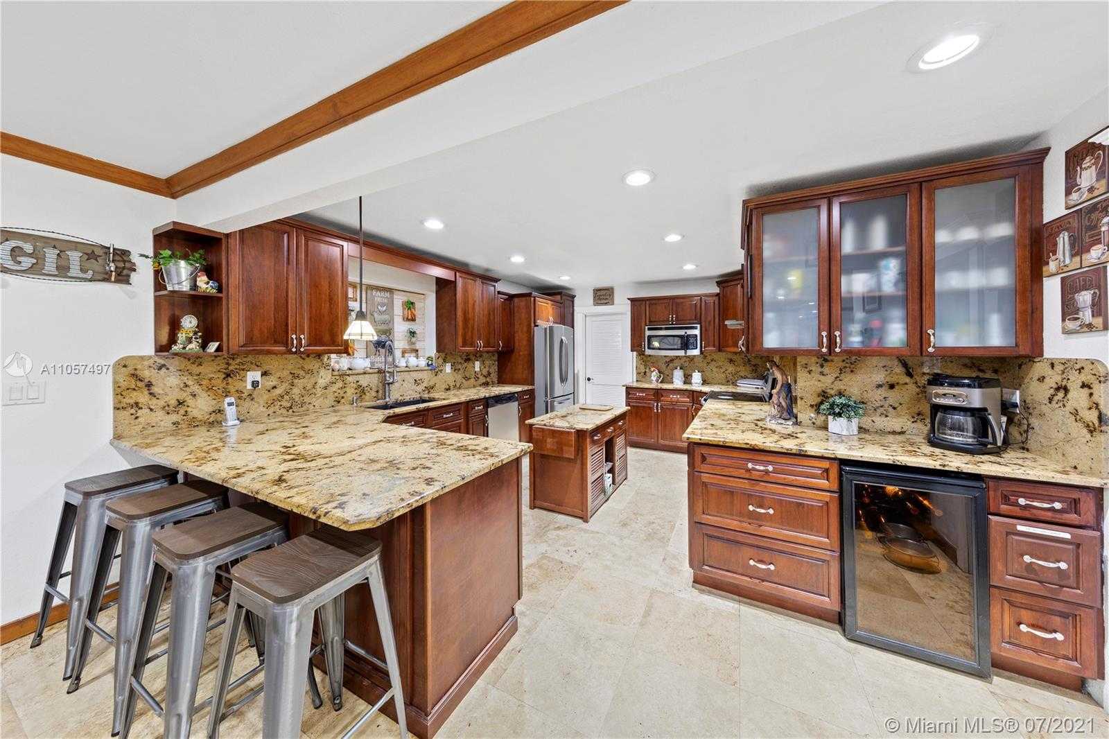 Small Image of 18850 SOUTH WEST 197TH AVE, Miami Number 14