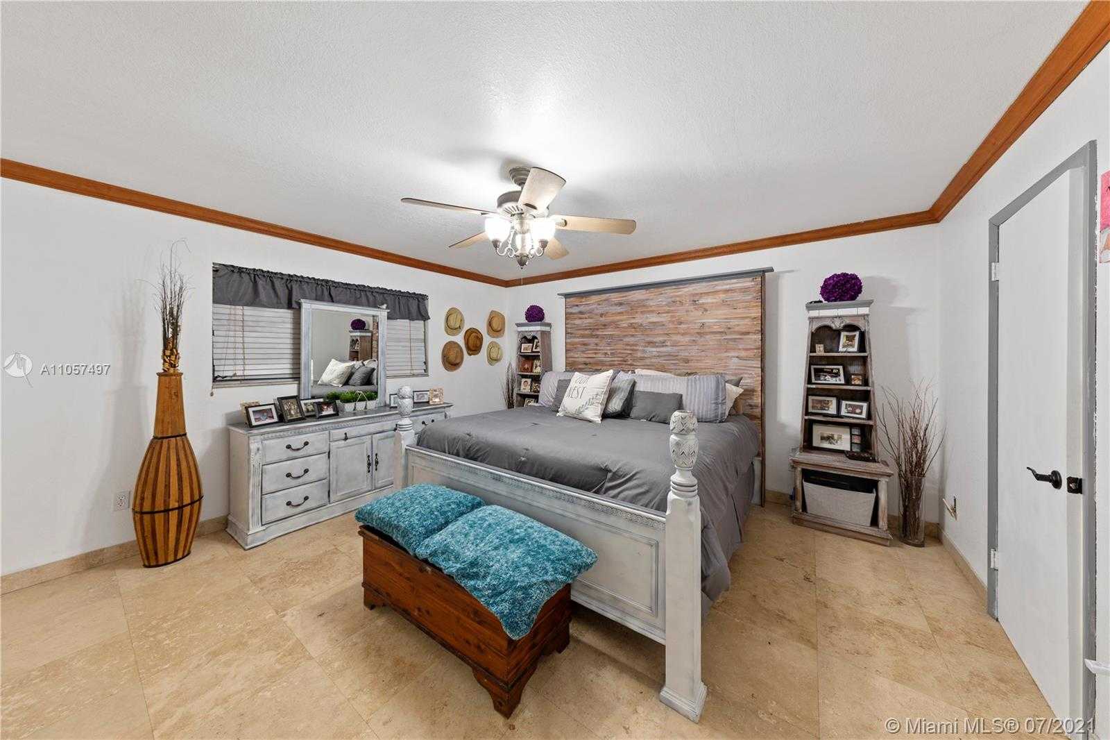 Small Image of 18850 SOUTH WEST 197TH AVE, Miami Number 17
