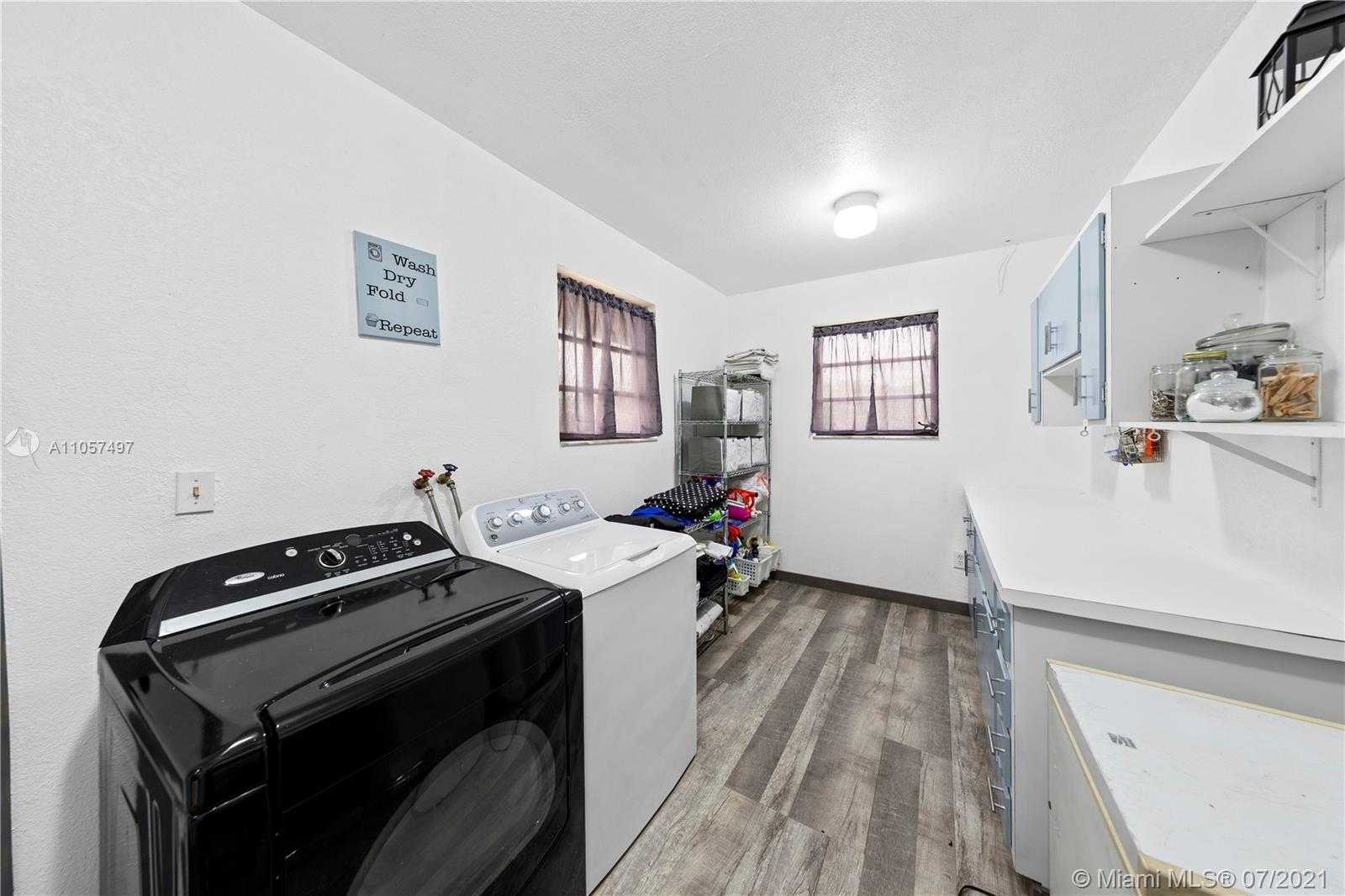Small Image of 18850 SOUTH WEST 197TH AVE, Miami Number 21