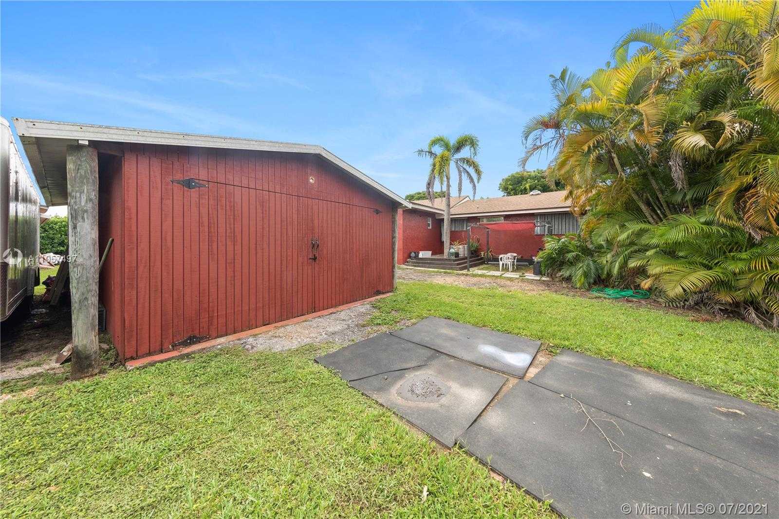 Small Image of 18850 SOUTH WEST 197TH AVE, Miami Number 23