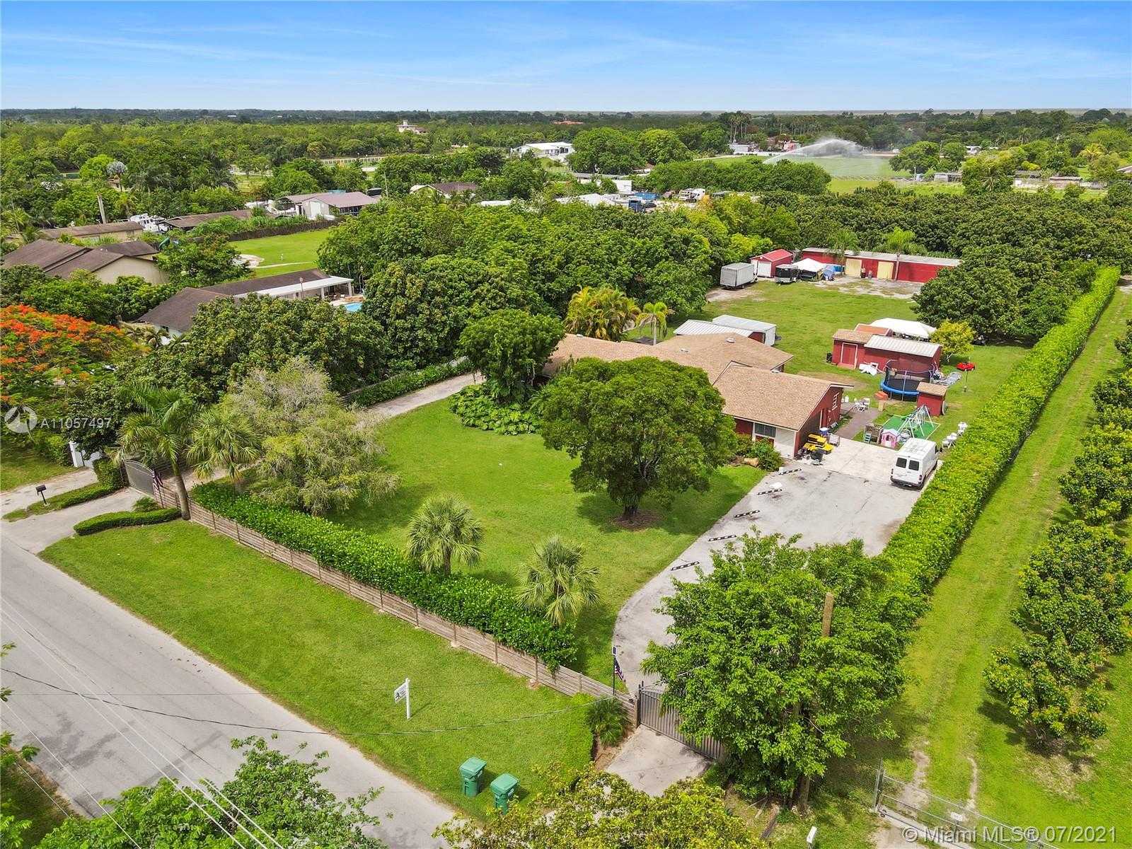 Small Image of 18850 SOUTH WEST 197TH AVE, Miami Number 24