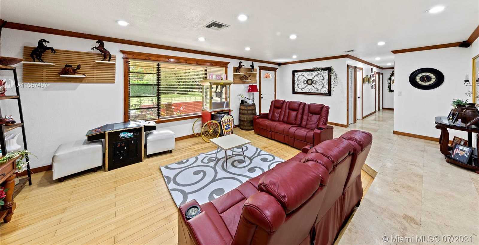 Small Image of 18850 SOUTH WEST 197TH AVE, Miami Number 6