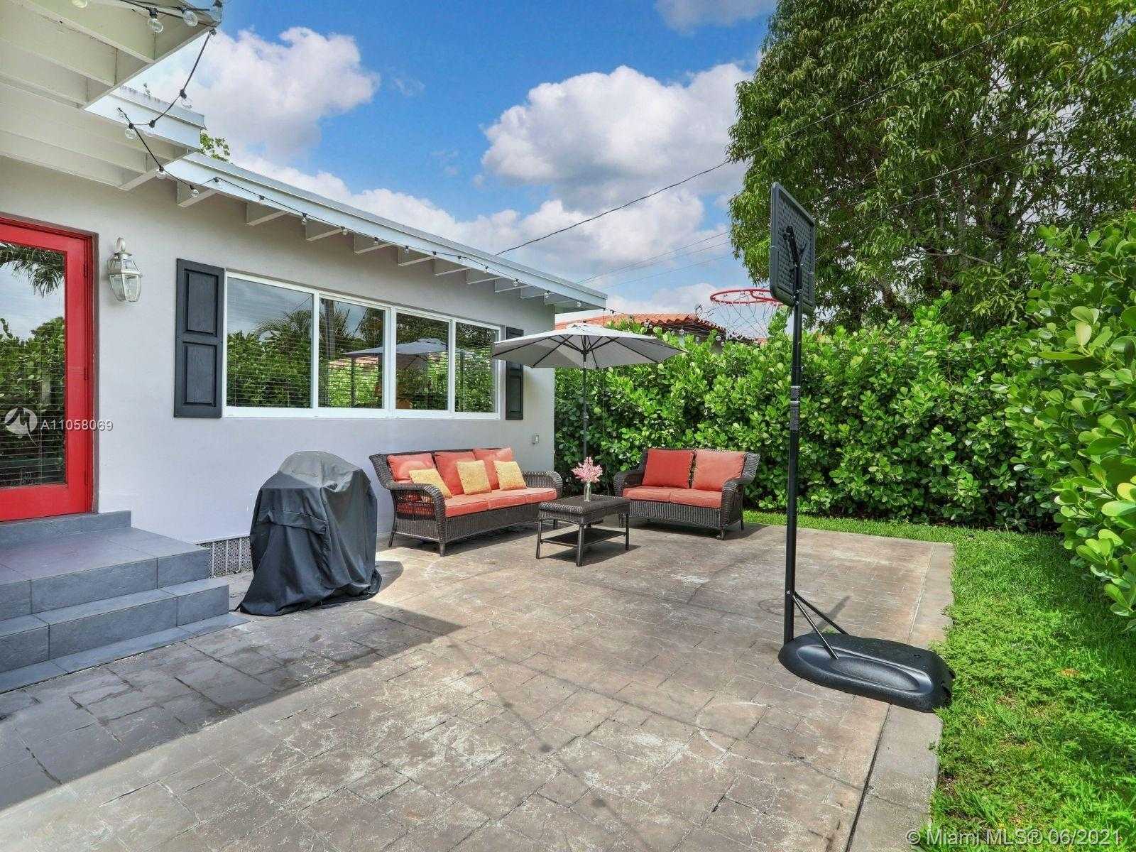Small Image of 6347 SOUTH WEST 10 TER, West Miami Number 16