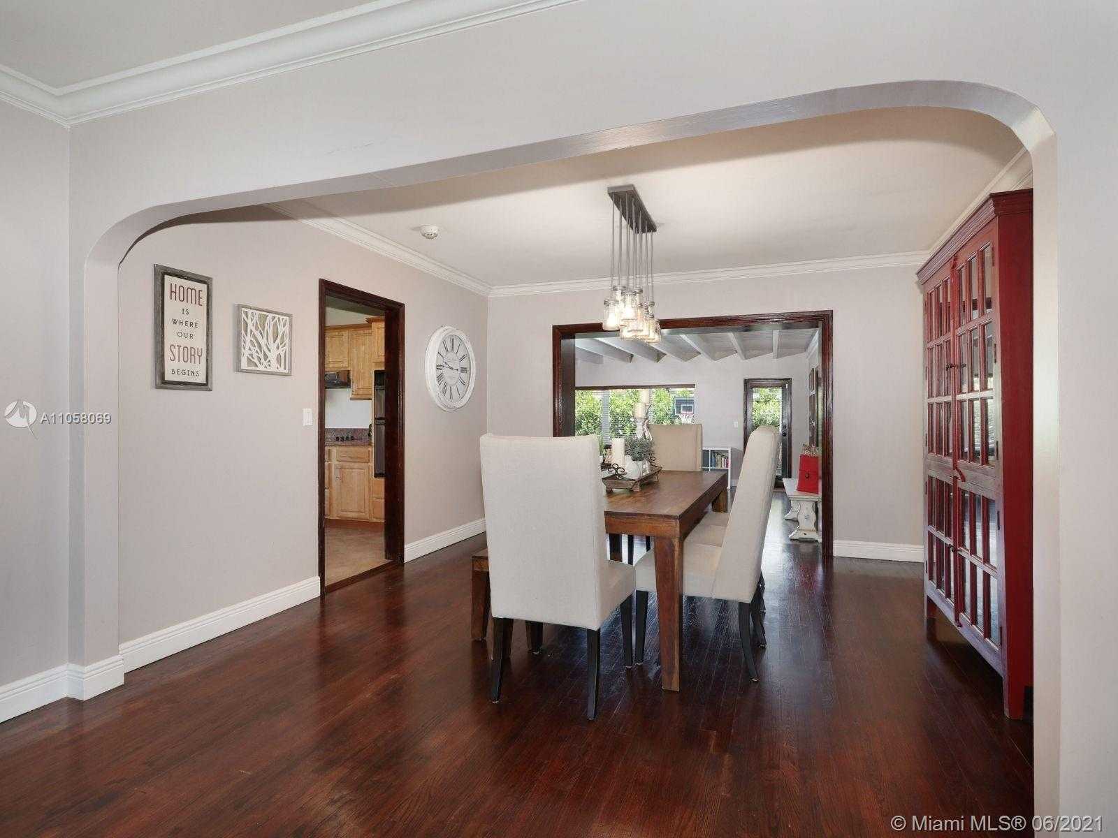 Small Image of 6347 SOUTH WEST 10 TER, West Miami Number 4