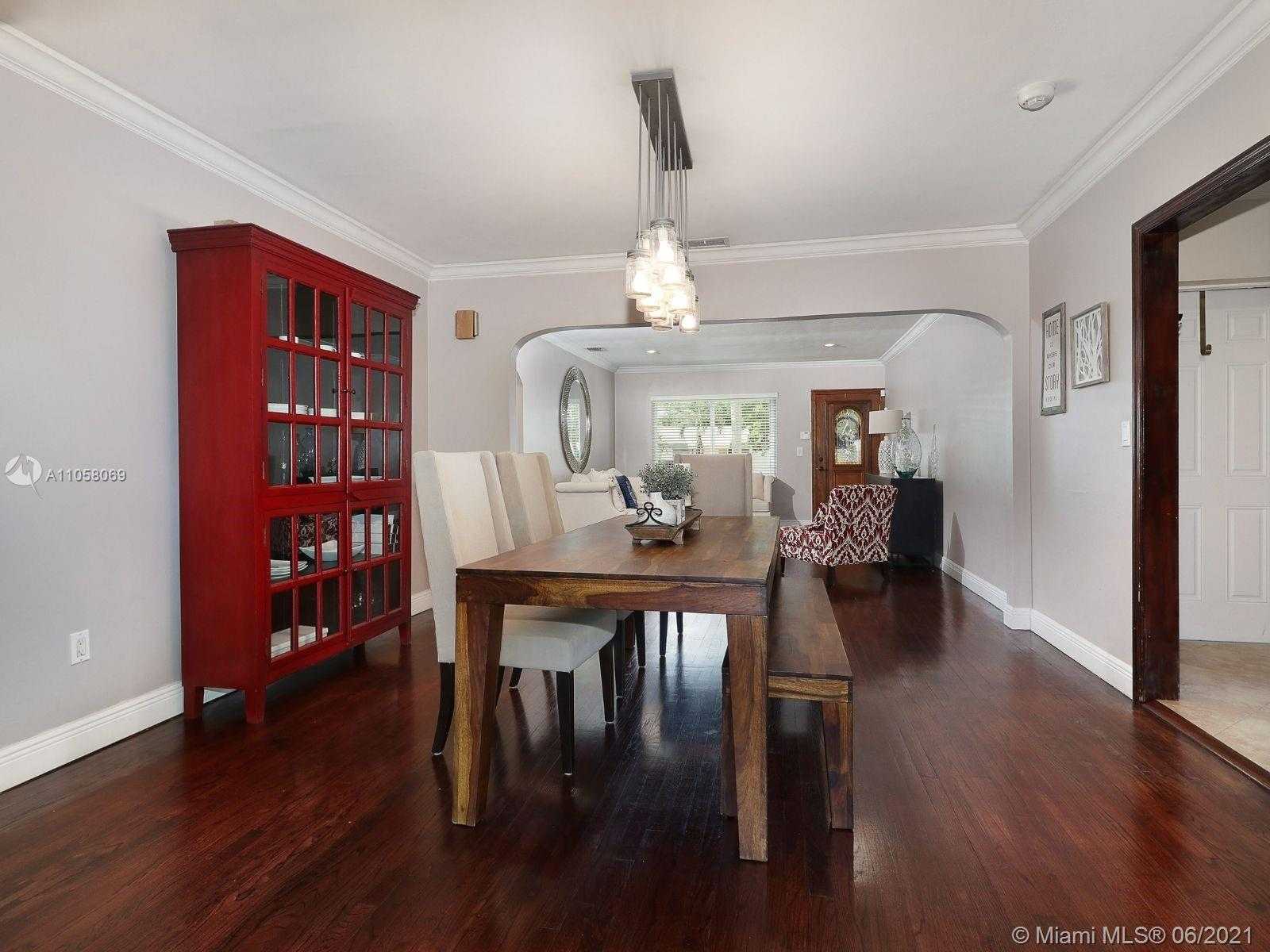 Small Image of 6347 SOUTH WEST 10 TER, West Miami Number 5