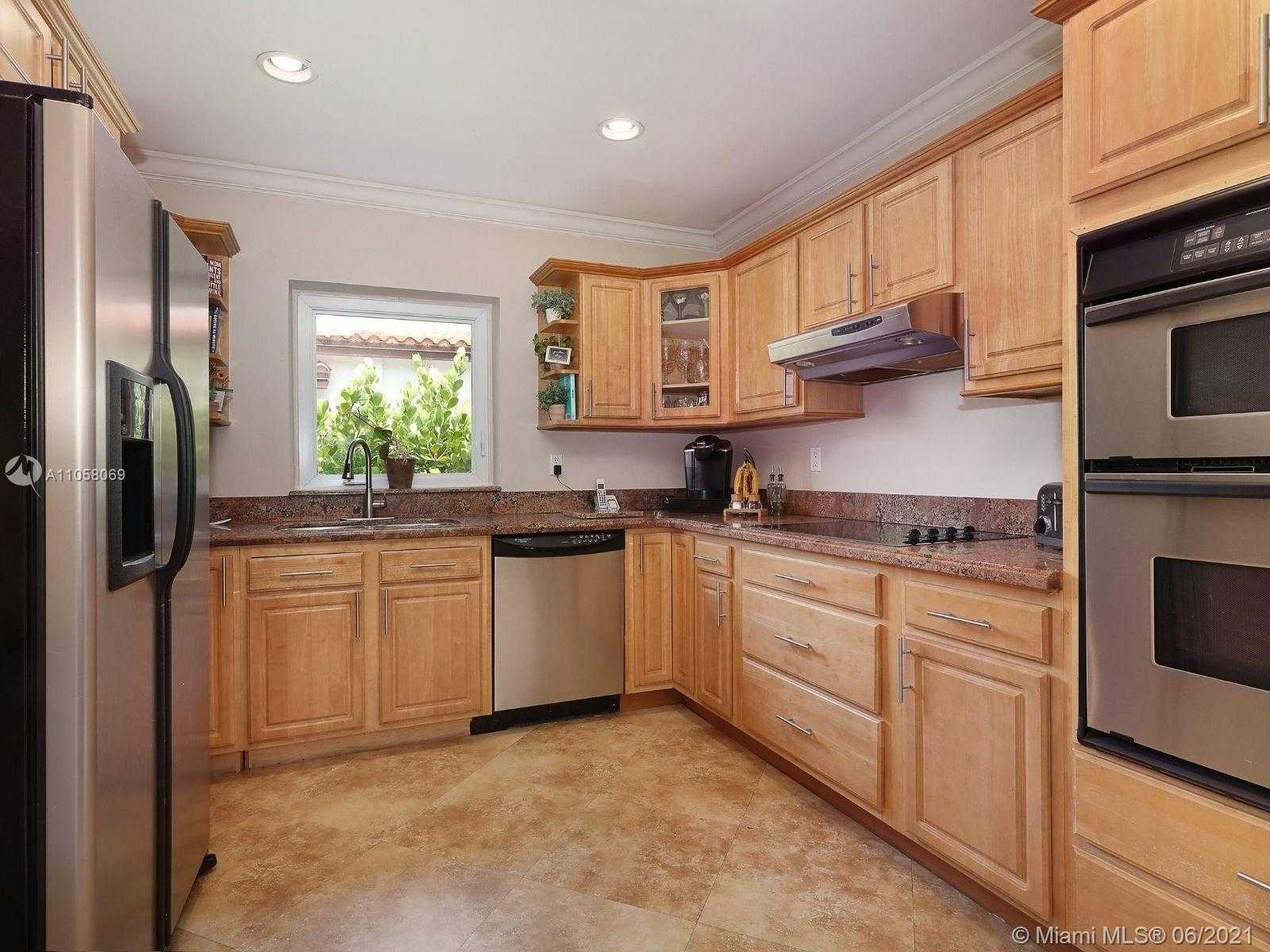Small Image of 6347 SOUTH WEST 10 TER, West Miami Number 6
