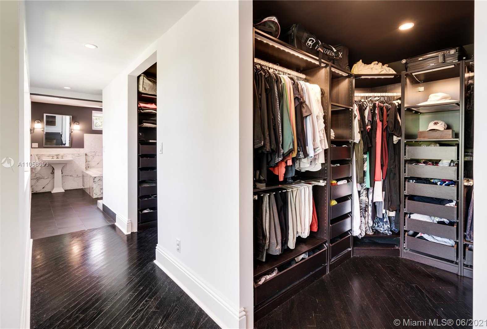 Small Image of 4288 SOUTH DOUGLAS RD, Coconut Grove Number 32