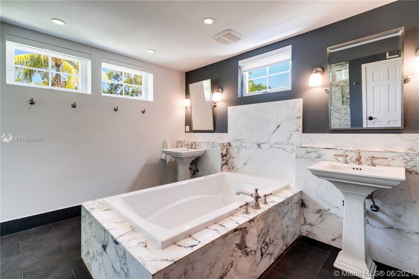 Small Image of 4288 SOUTH DOUGLAS RD, Coconut Grove Number 35