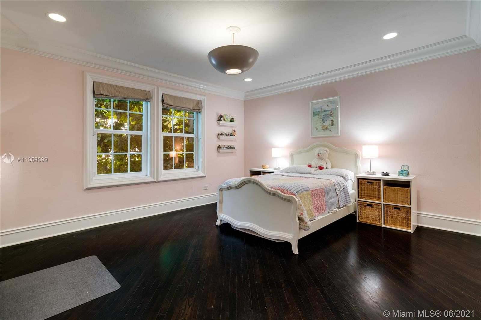 Small Image of 4288 SOUTH DOUGLAS RD, Coconut Grove Number 38