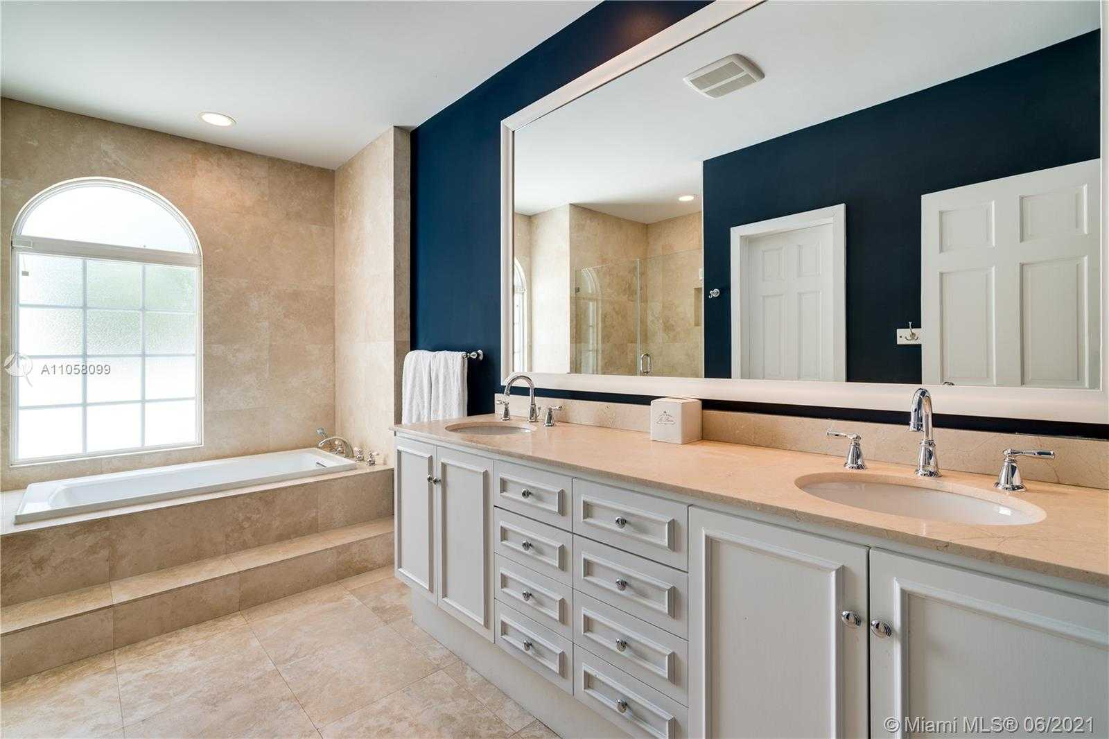 Small Image of 4288 SOUTH DOUGLAS RD, Coconut Grove Number 40