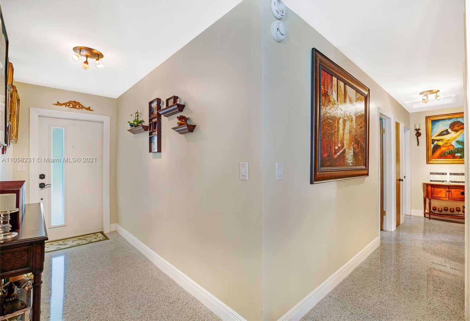Small Image of 30 BENTLEY DR, Miami Springs Number 15