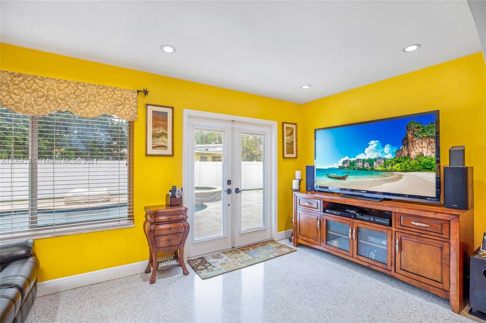 Small Image of 30 BENTLEY DR, Miami Springs Number 23