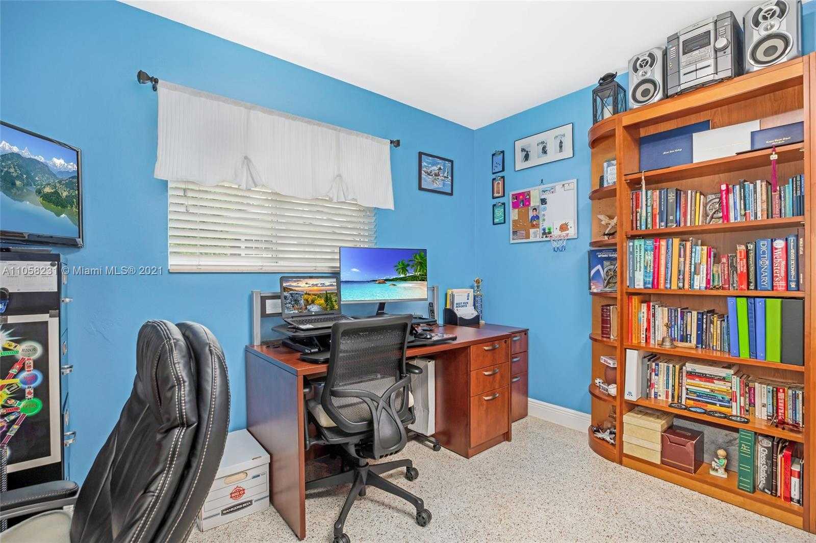 Small Image of 30 BENTLEY DR, Miami Springs Number 29