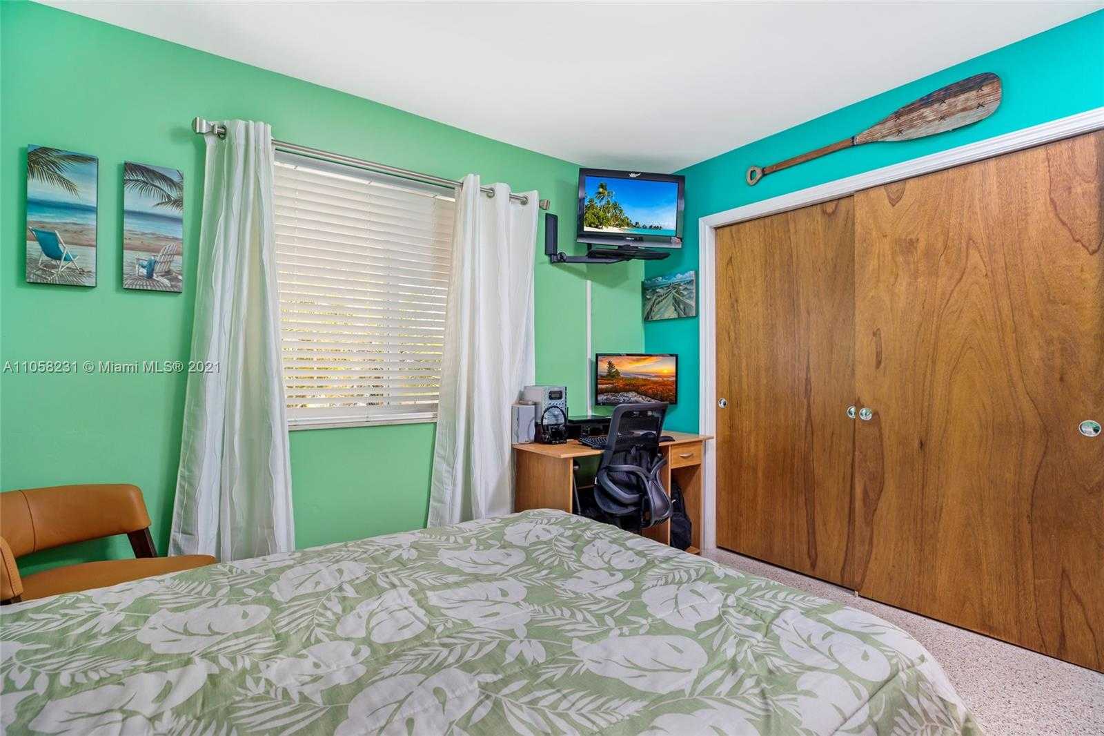Small Image of 30 BENTLEY DR, Miami Springs Number 30