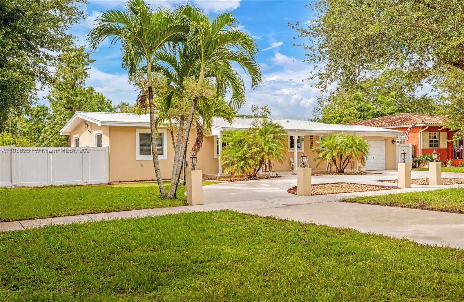 Small Image of 30 BENTLEY DR, Miami Springs Number 8
