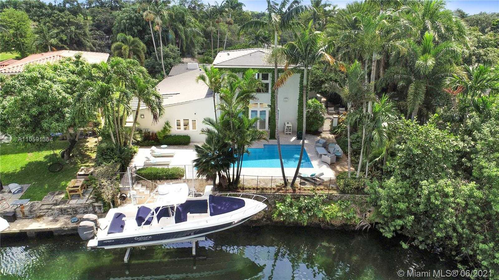 Small Image of 755 BLUE RD, Coral Gables Number 2