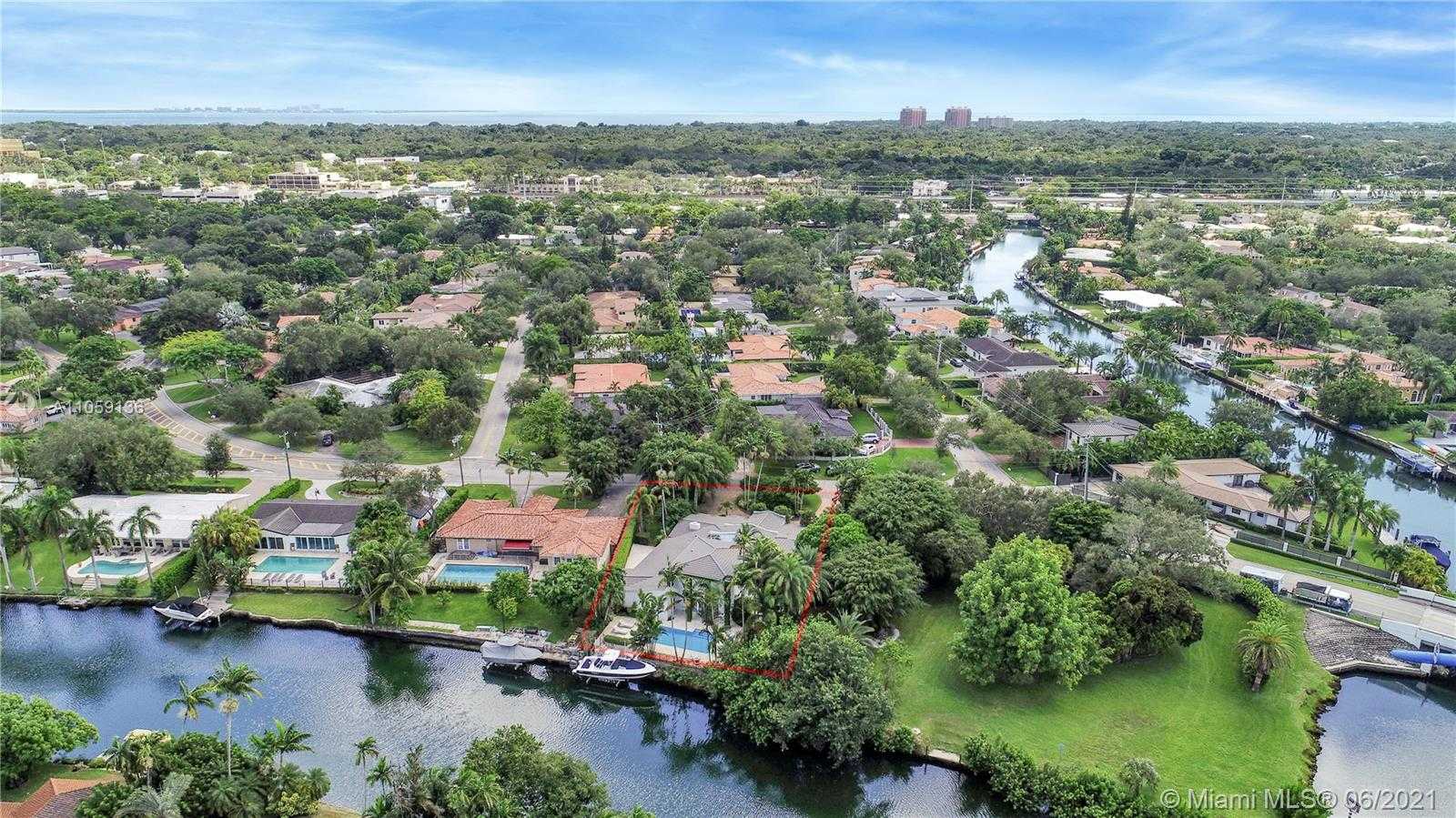 Small Image of 755 BLUE RD, Coral Gables Number 3