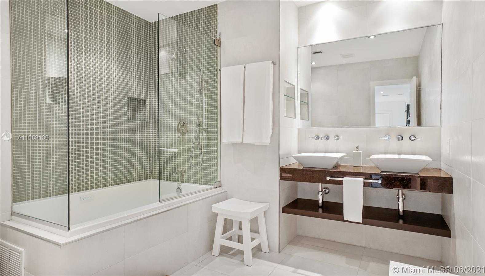 Small Image of 755 BLUE RD, Coral Gables Number 39