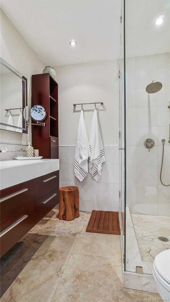 Small Image of 755 BLUE RD, Coral Gables Number 41