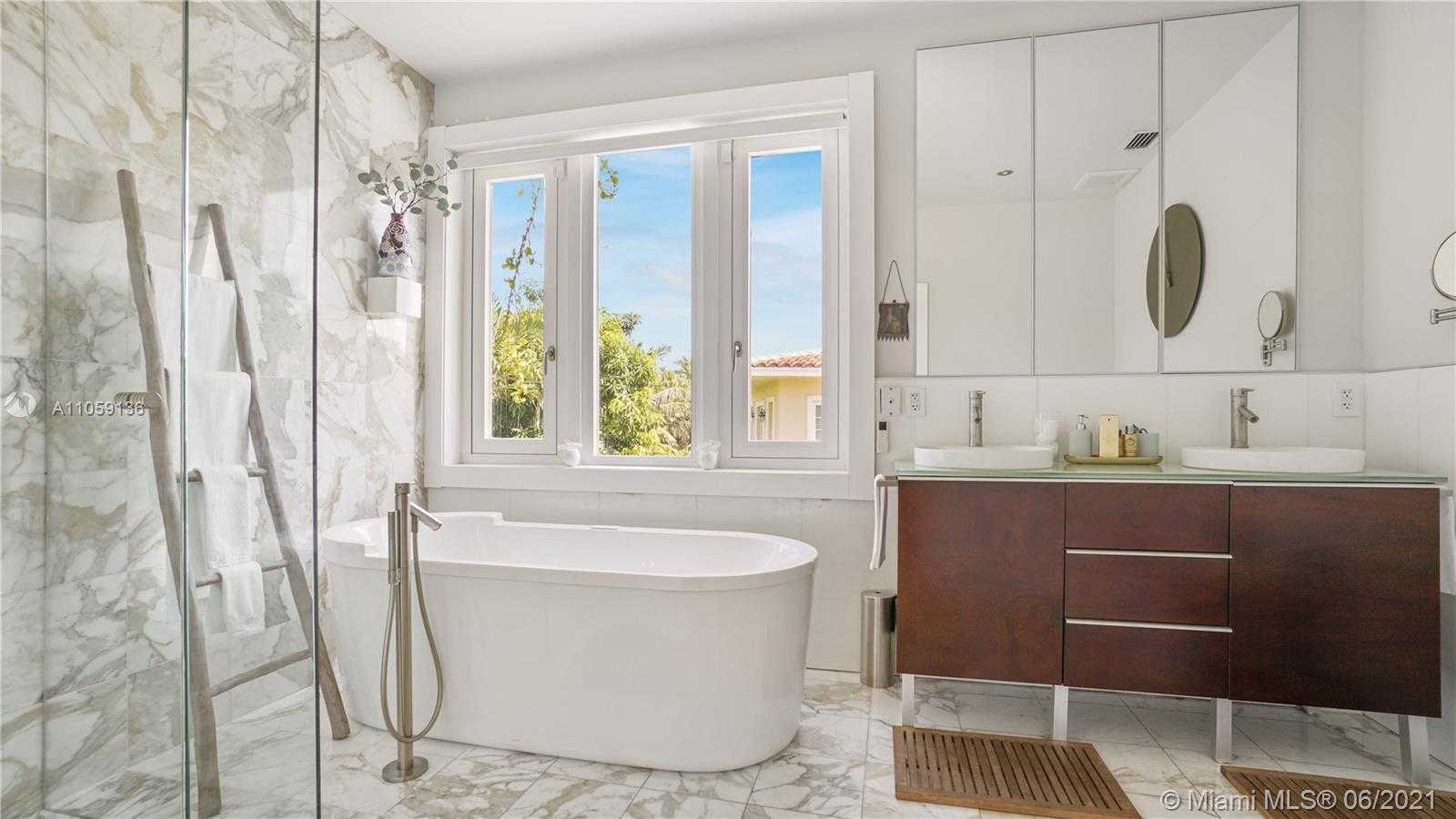 Small Image of 755 BLUE RD, Coral Gables Number 55