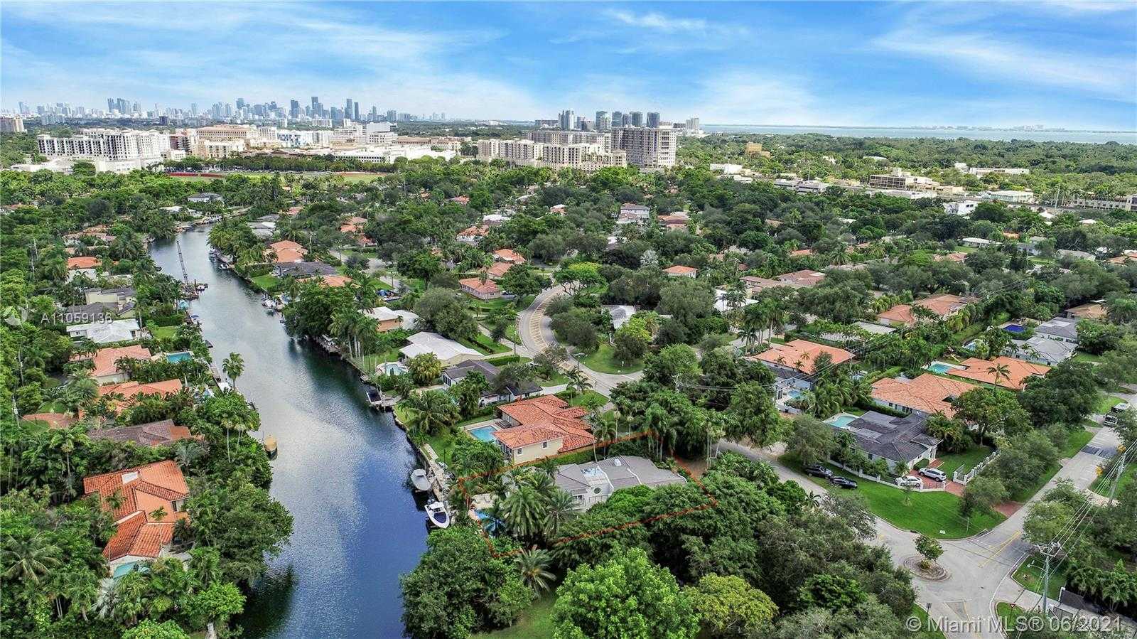 Small Image of 755 BLUE RD, Coral Gables Number 6