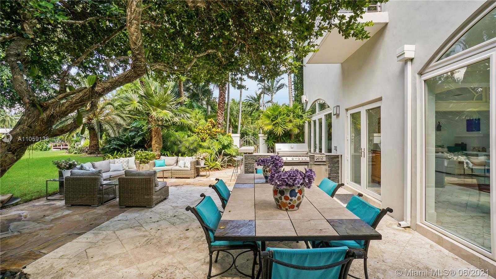 Small Image of 755 BLUE RD, Coral Gables Number 64