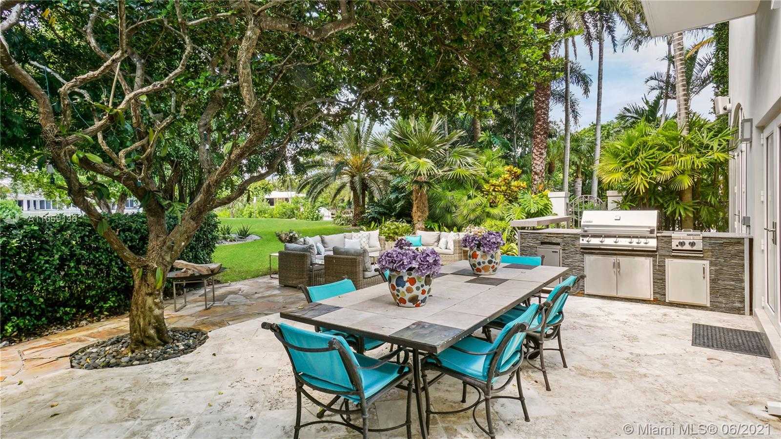 Small Image of 755 BLUE RD, Coral Gables Number 65