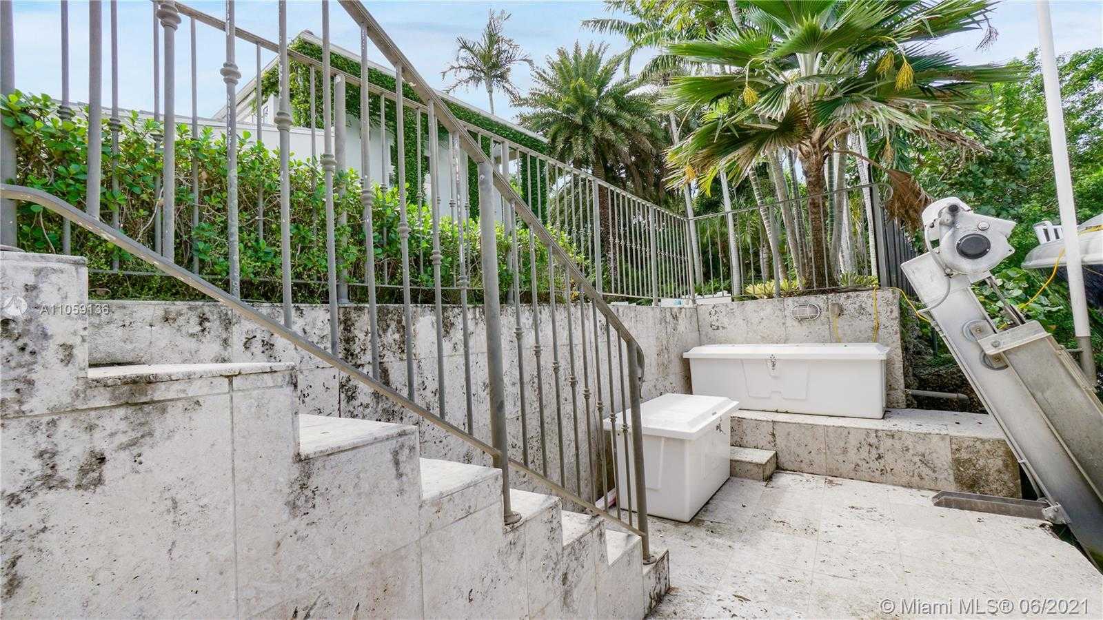 Small Image of 755 BLUE RD, Coral Gables Number 69