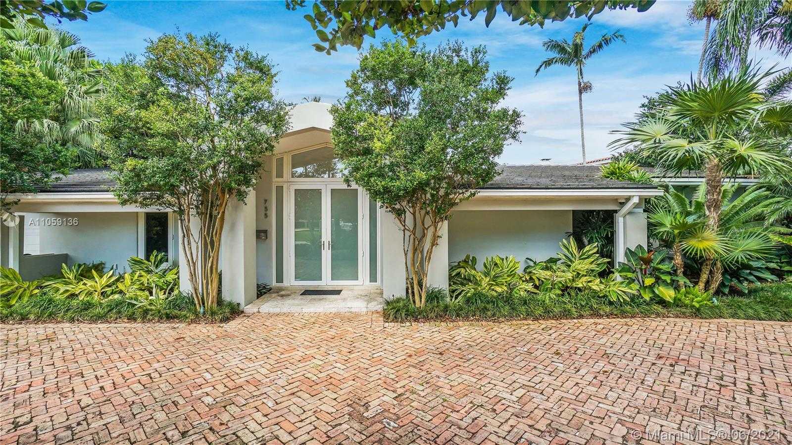 Small Image of 755 BLUE RD, Coral Gables Number 7
