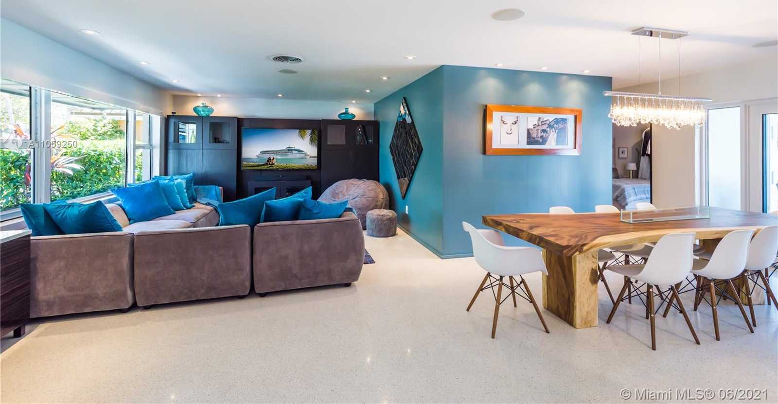 Small Image of 14300 CYPRESS CT, Miami Lakes Number 10