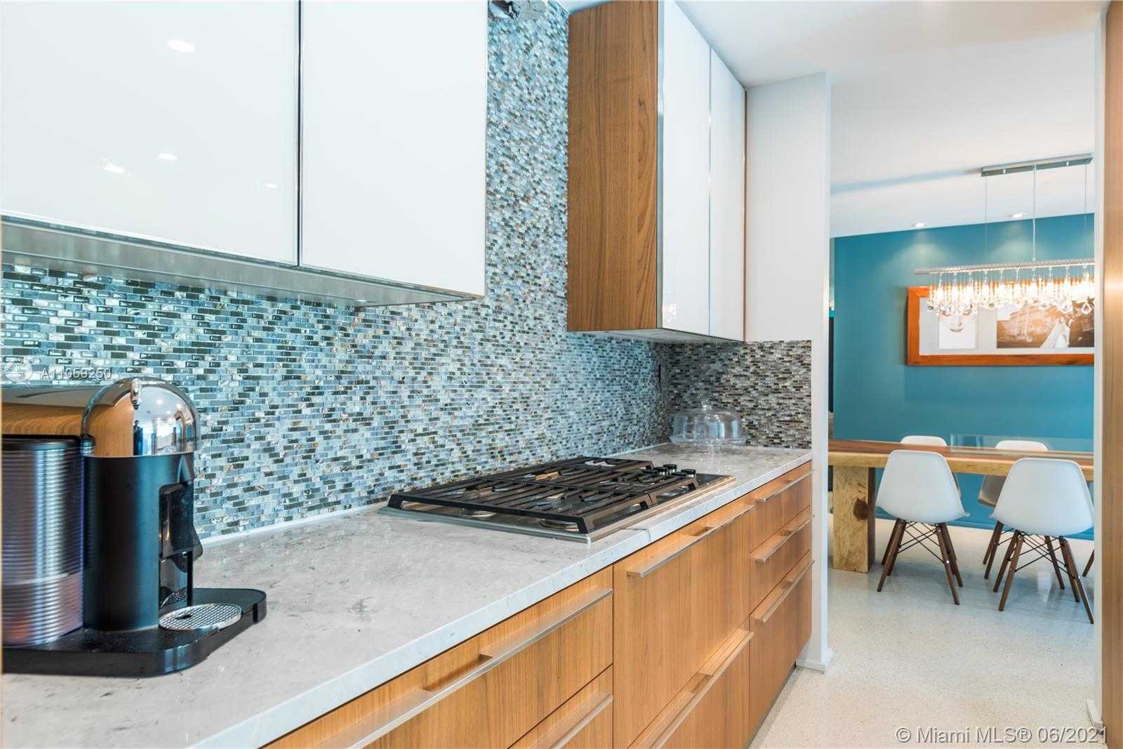 Small Image of 14300 CYPRESS CT, Miami Lakes Number 16