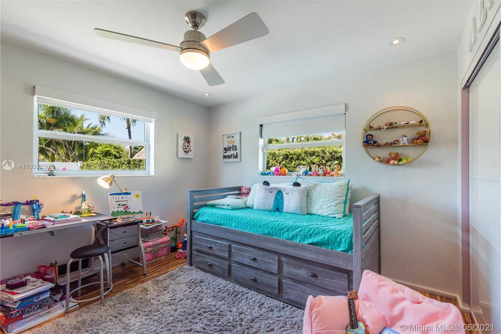 Small Image of 14300 CYPRESS CT, Miami Lakes Number 19