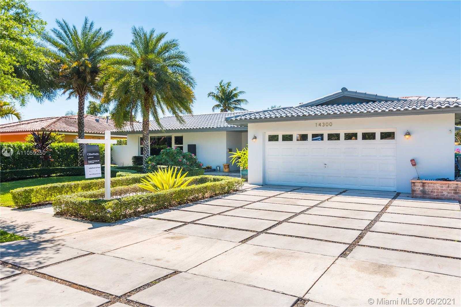 Small Image of 14300 CYPRESS CT, Miami Lakes Number 2