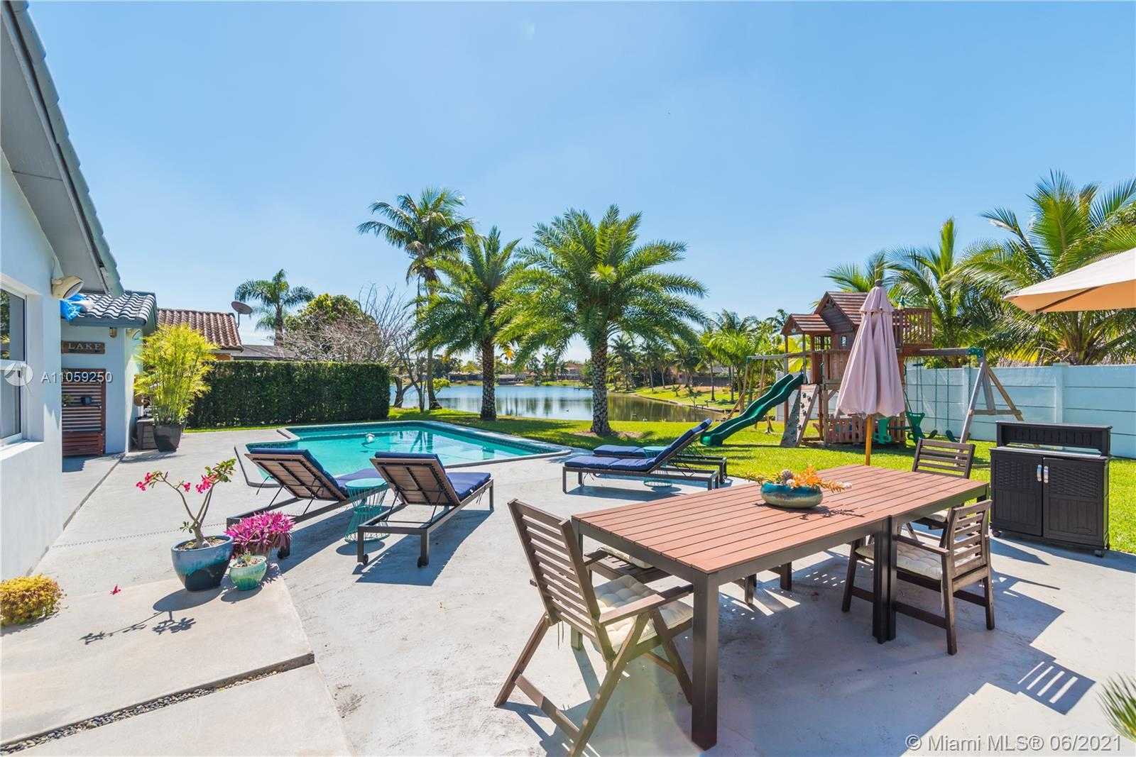 Small Image of 14300 CYPRESS CT, Miami Lakes Number 23