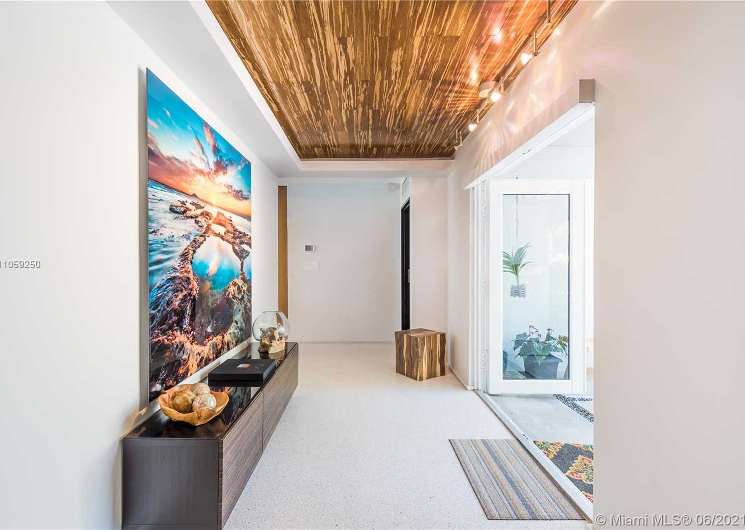 Small Image of 14300 CYPRESS CT, Miami Lakes Number 8