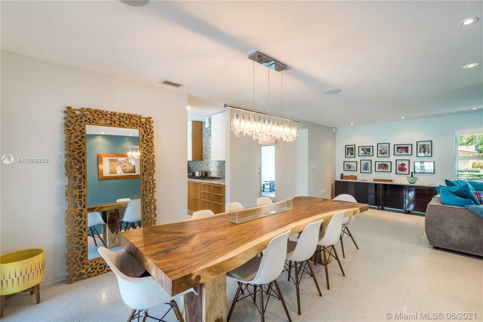 Small Image of 14300 CYPRESS CT, Miami Lakes Number 9