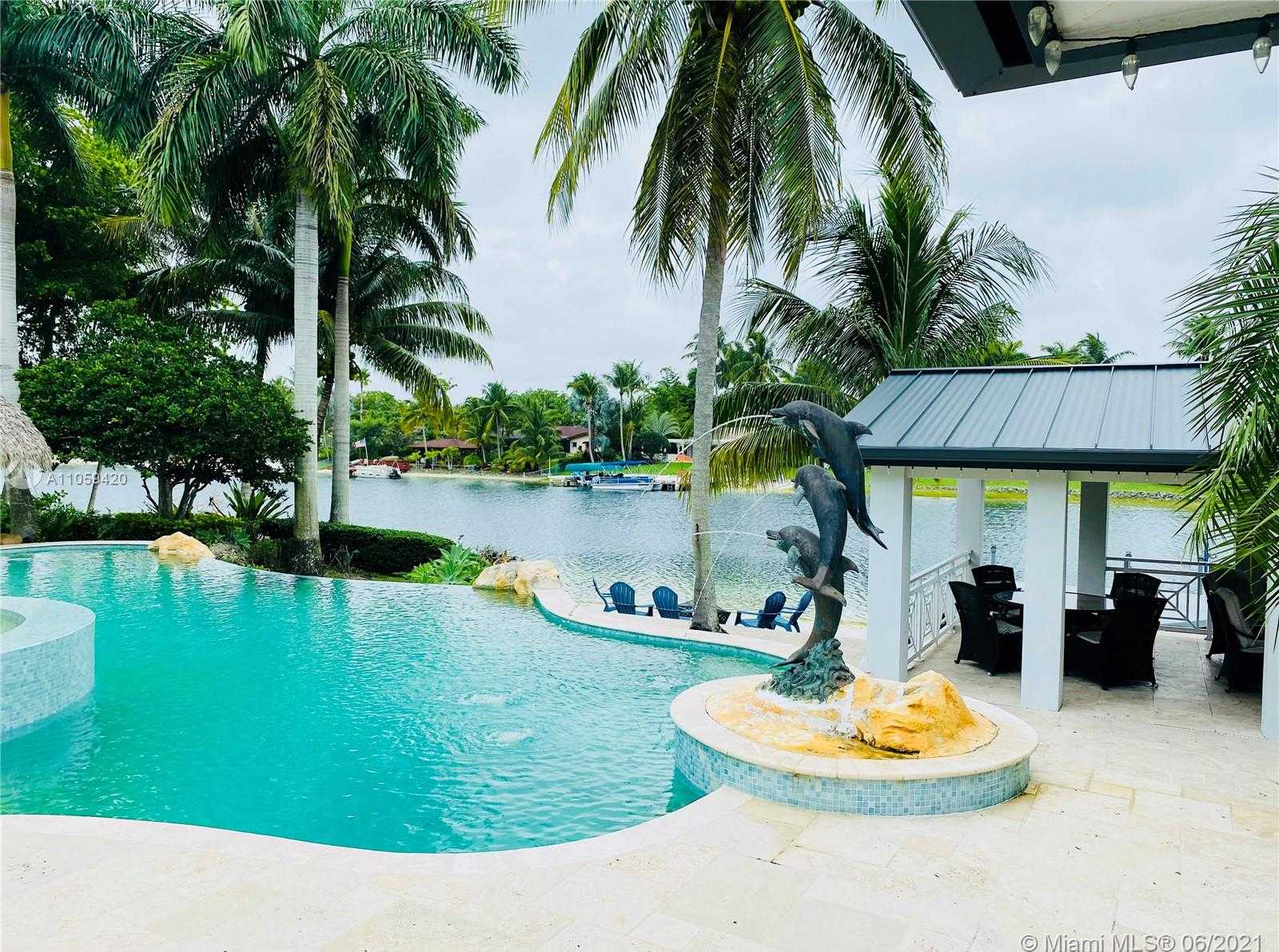Small Image of 9345 SOUTH WEST 142ND ST, Miami Number 11