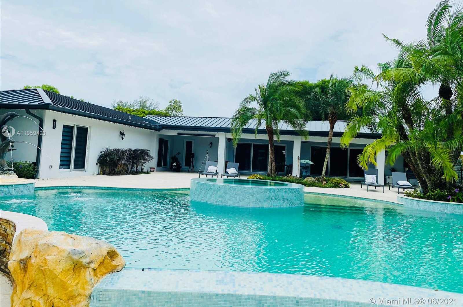 Small Image of 9345 SOUTH WEST 142ND ST, Miami Number 19