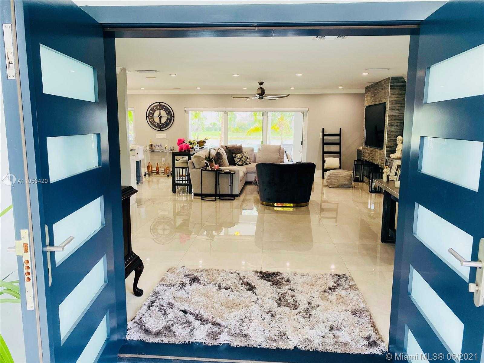 Small Image of 9345 SOUTH WEST 142ND ST, Miami Number 3