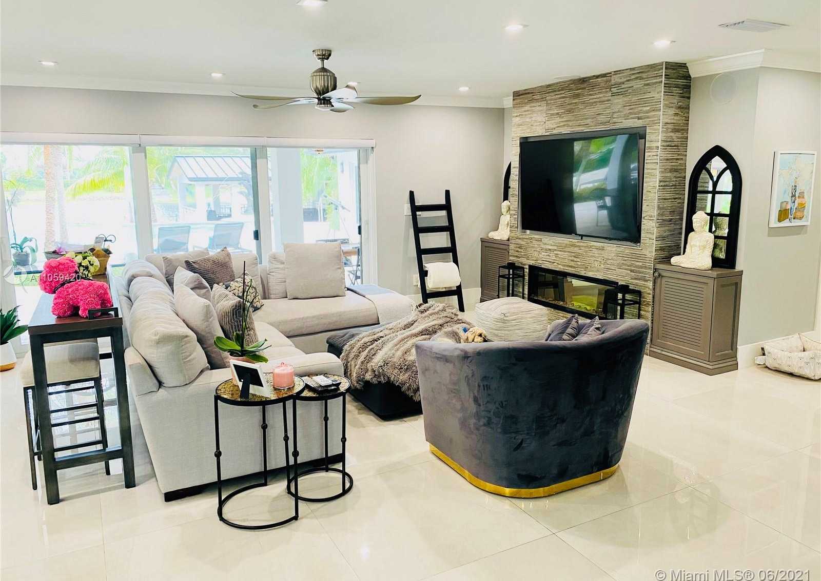 Small Image of 9345 SOUTH WEST 142ND ST, Miami Number 5