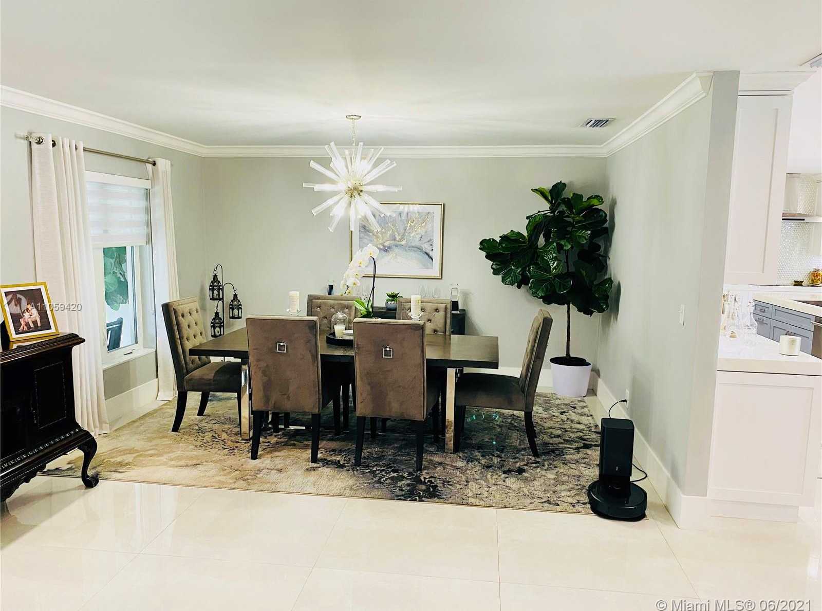 Small Image of 9345 SOUTH WEST 142ND ST, Miami Number 7