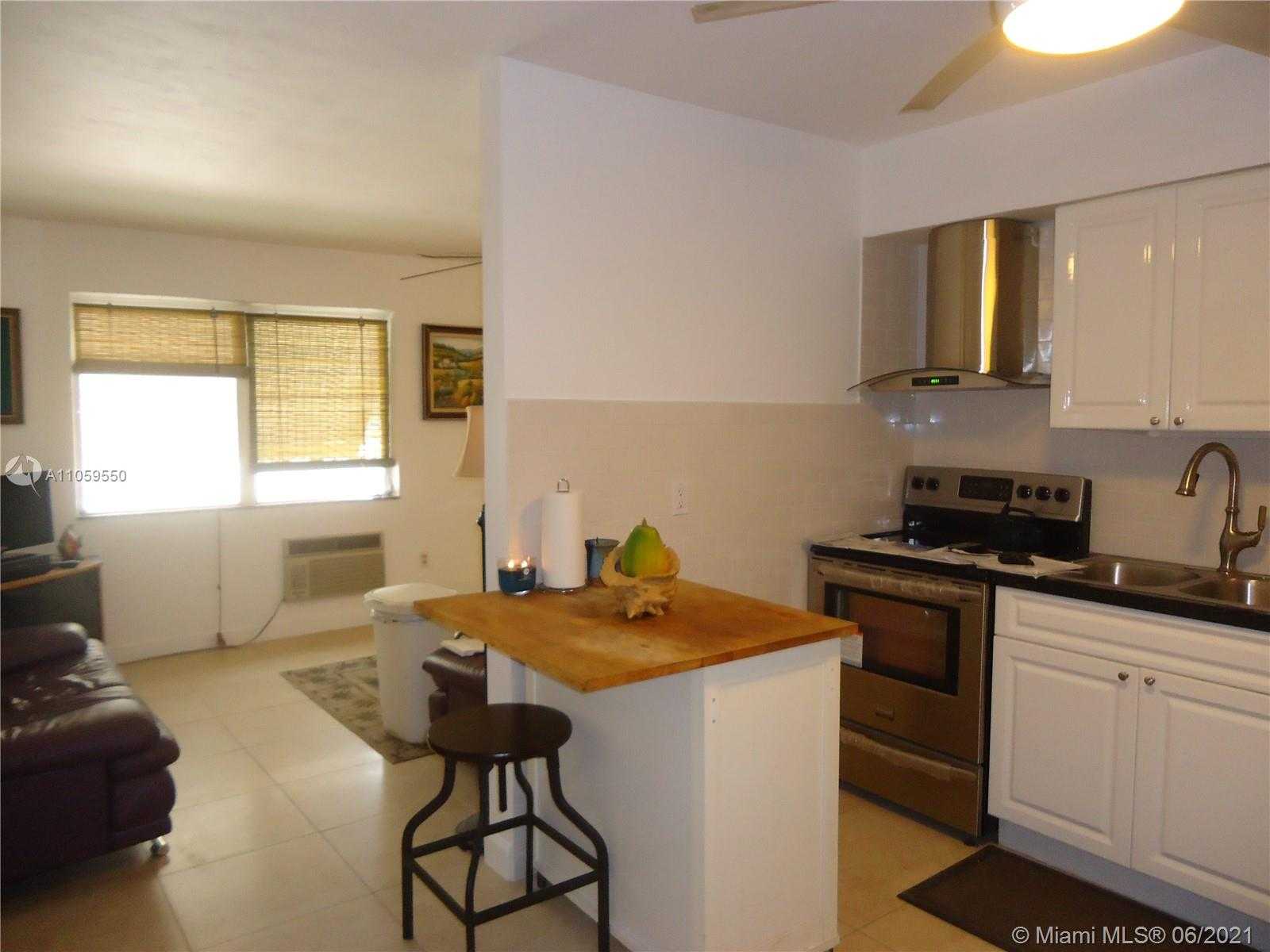 Small Image of 1350 NORTH EAST 153RD ST, North Miami Beach Number 11