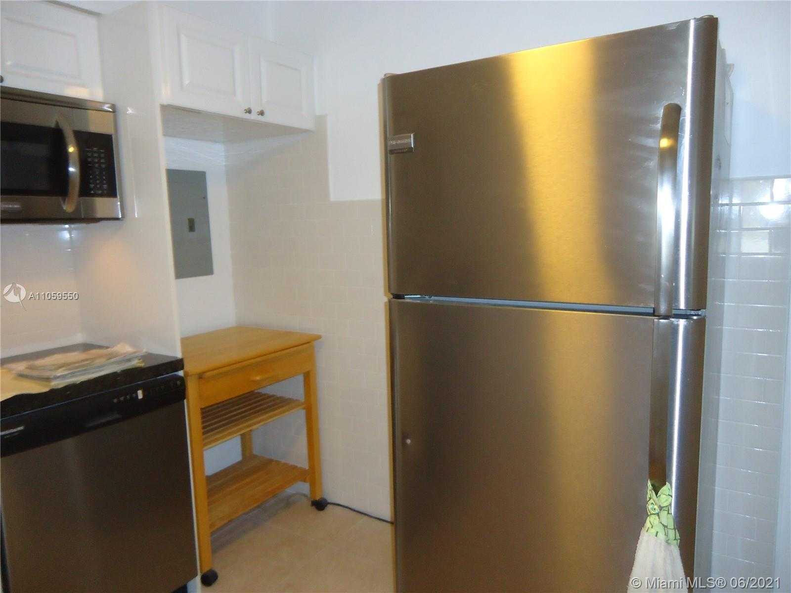 Small Image of 1350 NORTH EAST 153RD ST, North Miami Beach Number 14